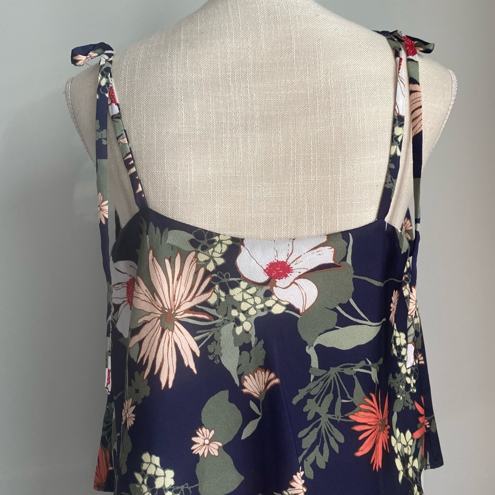 NWT BR Navy Floral Print Tie Shoulder Tiered Top, Size Small - Picture 7 of 16